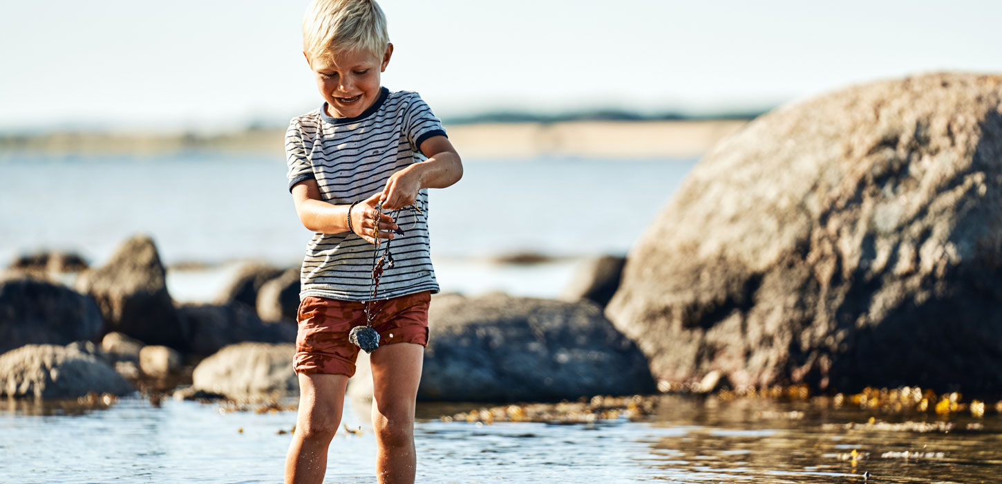 Dreng i vand ved Skarø