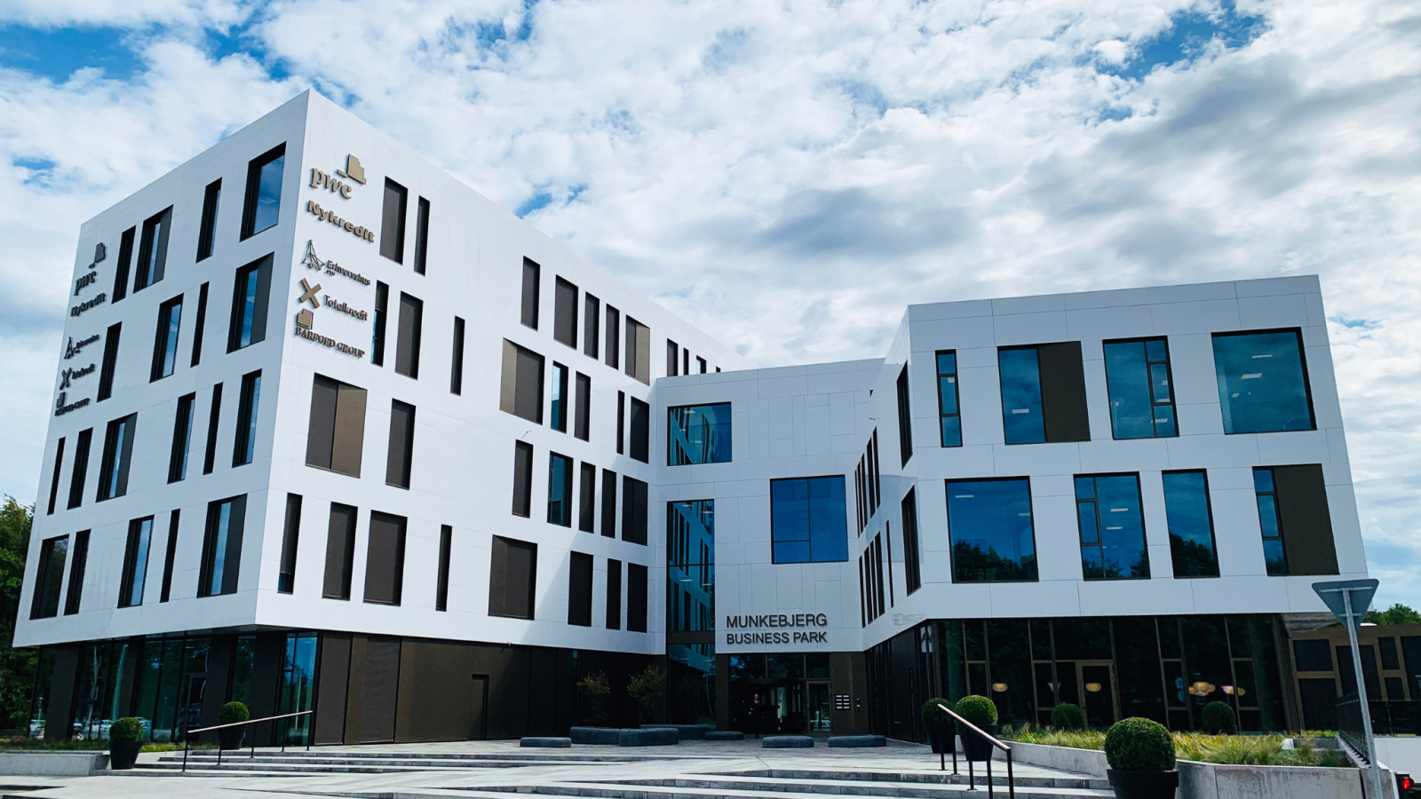 Facaden på Munkebjerg Business Park, hvor Erhvervshus Fyn har adresse