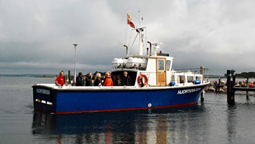 Båd til Hjortø