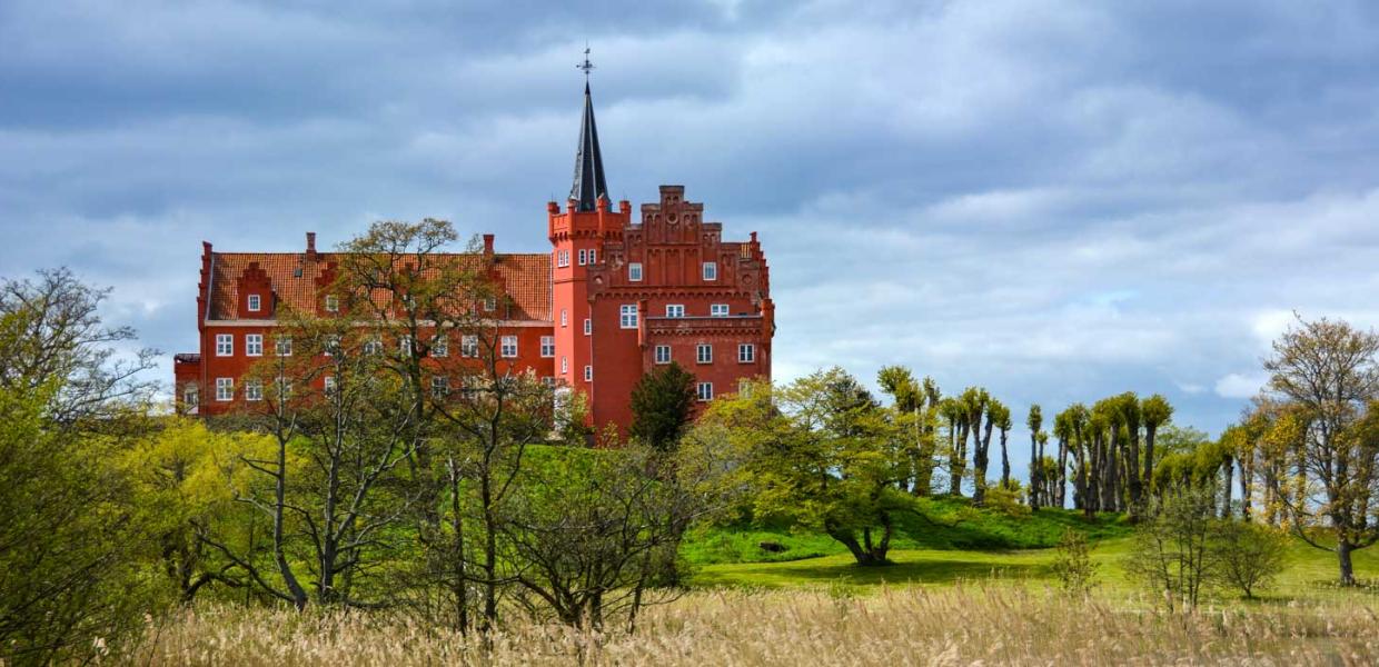 Tranekær slot langeland fyn herregård slotte