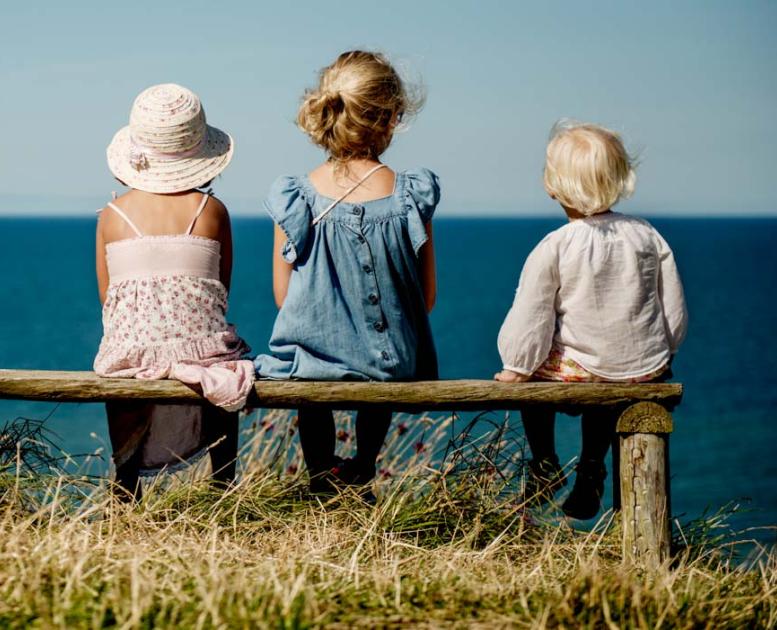 sommer børn hav sol sommerhus fyn strand